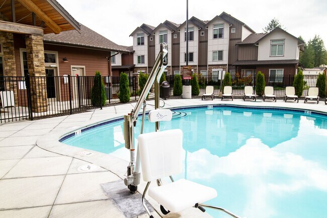 Building Photo - 1 bedroom Townhome with attached garage