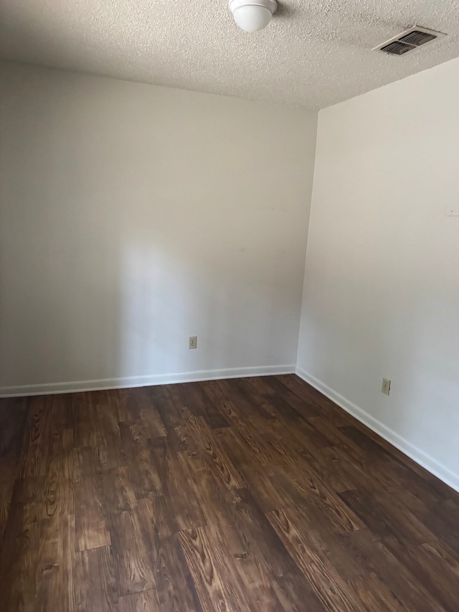 Building Photo - 3025 Bernice St