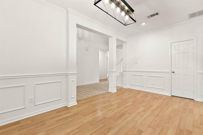 Building Photo - 8 Greentwig Pl
