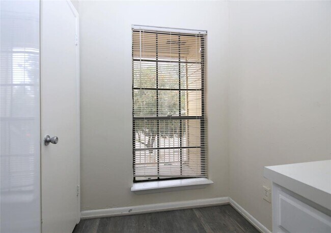 Building Photo - 777 Bering Dr
