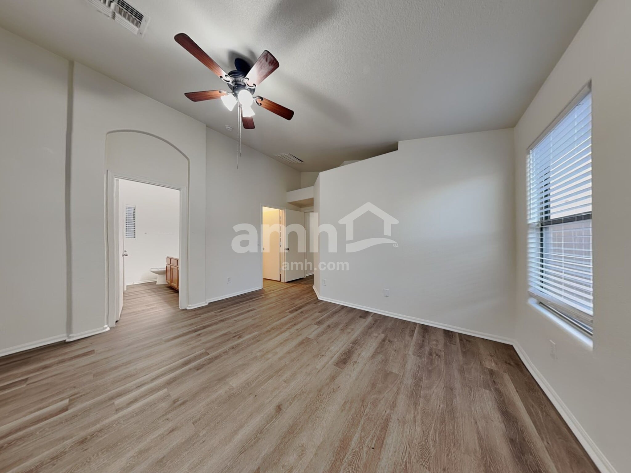 Building Photo - 12613 W Reade Ave