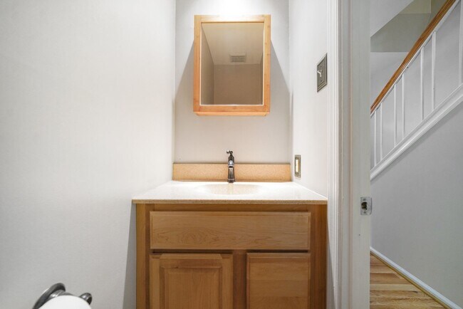 Building Photo - 3 Bed 2.5 Bath Townhome in Chesterbrook