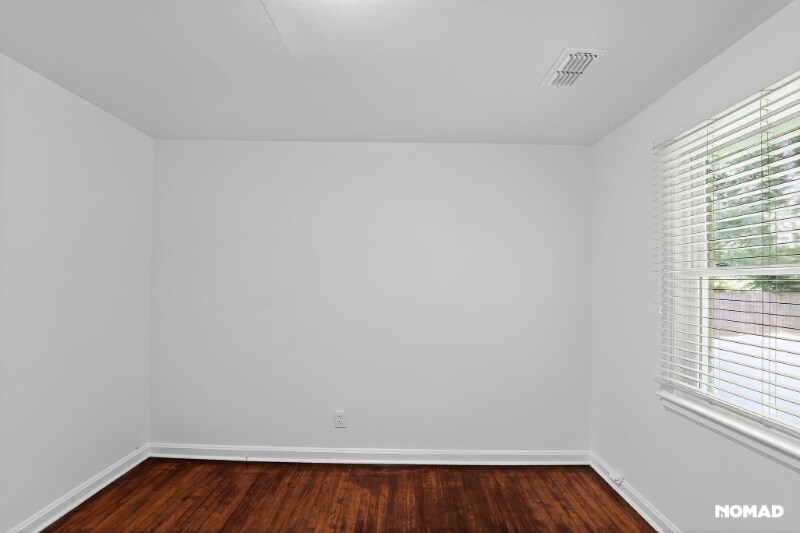 Building Photo - 1986 Cogar Dr