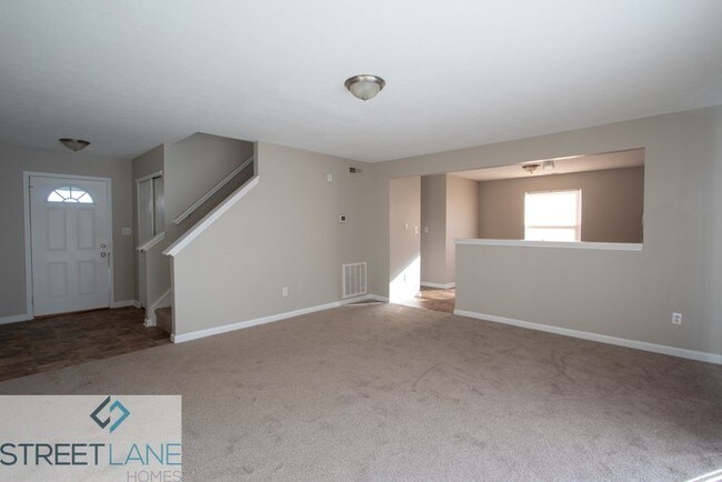 Building Photo - REDUCED!