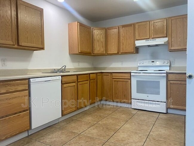 Building Photo - 5000 4th Ave N