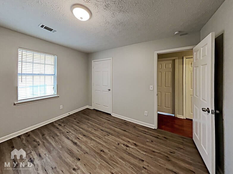 Building Photo - 4825 Hairston Pl