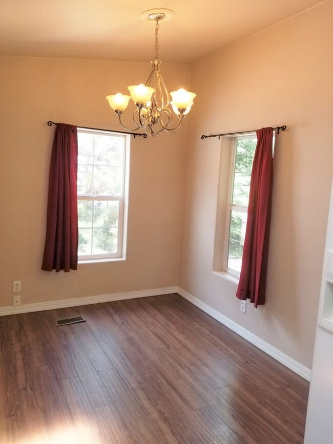 Building Photo - Great Location! 3 Bed, 2 Bath West-Flagsta...