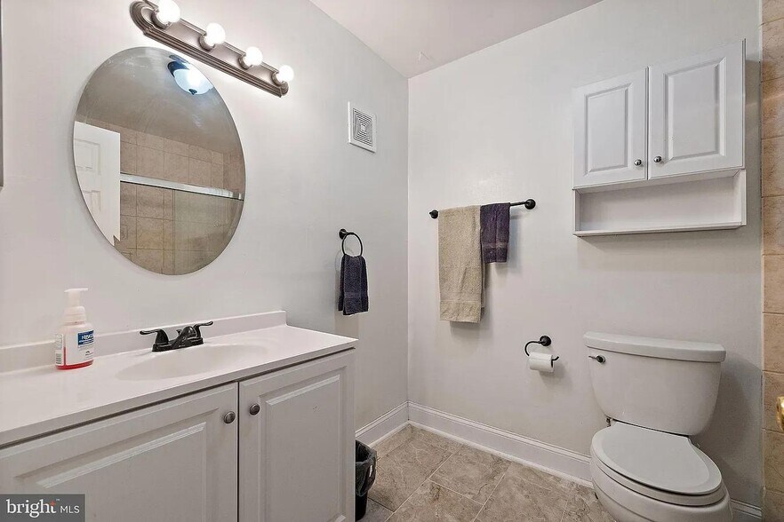 Bathroom - 4950 W Brigantine Ct