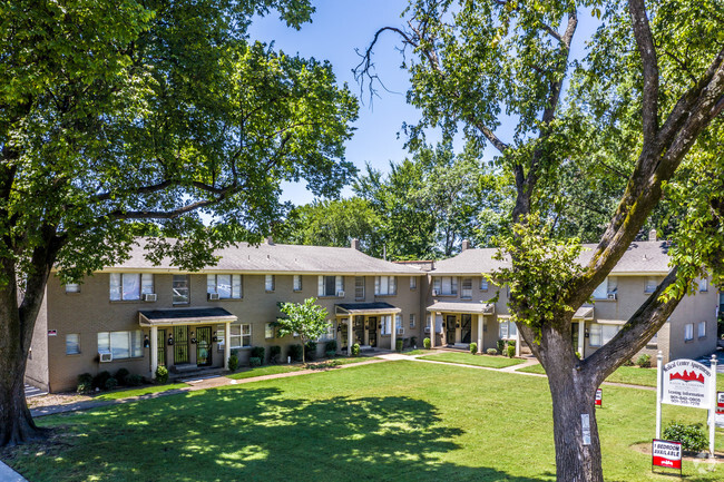 Aerial Photo - Medical Center Apartments