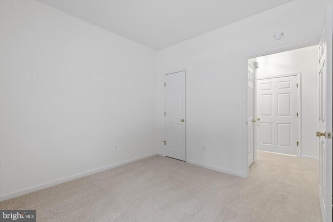 Building Photo - 1640 Fallowfield Ct