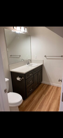 Bathroom - 8812 N Edison St