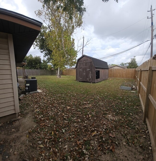 Building Photo - 9721 Foredale St