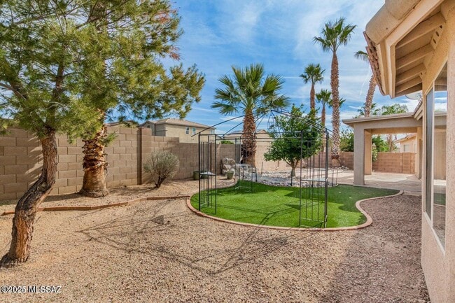 Building Photo - 9162 N Treasure Mountain Dr