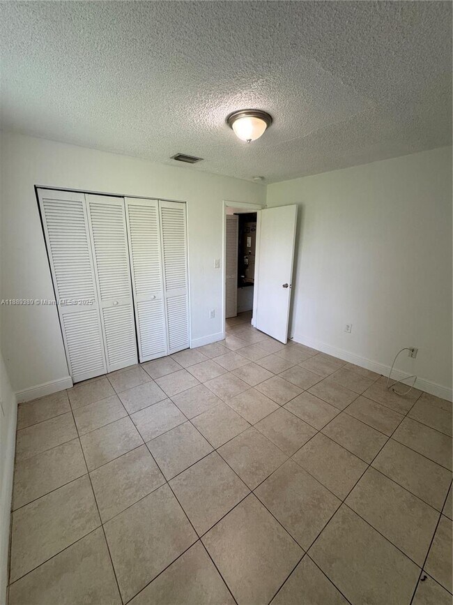 Building Photo - 757 NW 95th Terrace