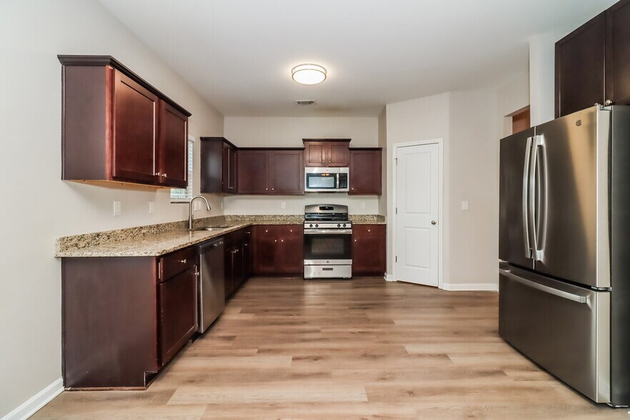 Building Photo - 167 Aberdeen Way