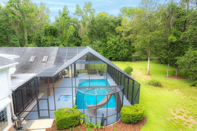 Building Photo - 2506 SW 9th Dr