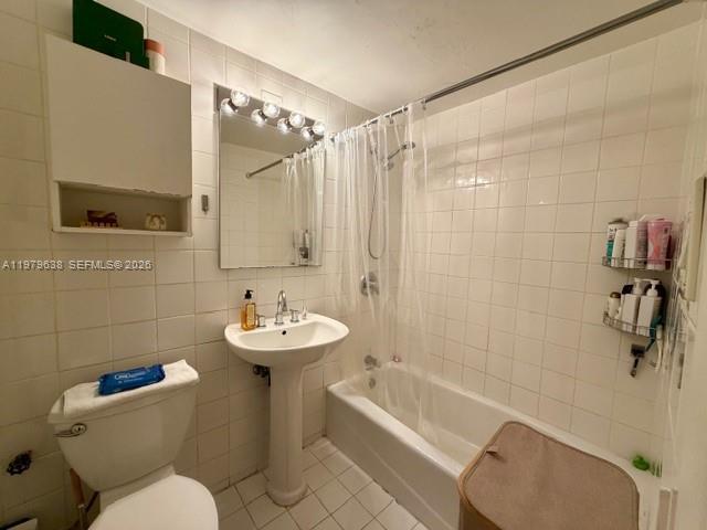 Building Photo - 2445 Lake Pancoast Dr