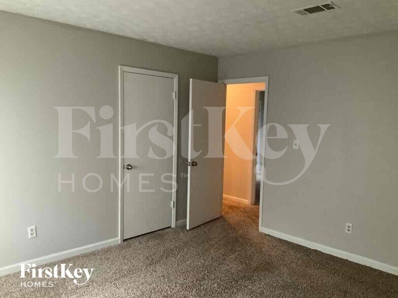 Building Photo - 3907 Wood Path Dr