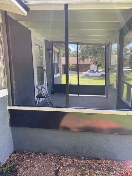 Building Photo - 211 Jane Ave