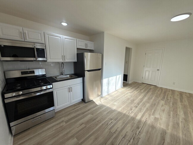 Building Photo - Kirkup Ave