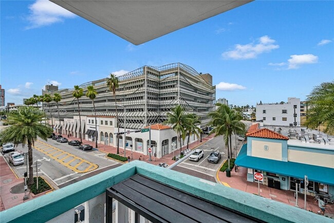 Building Photo - 701 Collins Ave