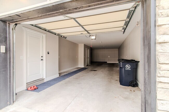 Building Photo - 123 Mason Ct