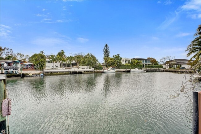 Building Photo - 12478 N Bayshore Dr