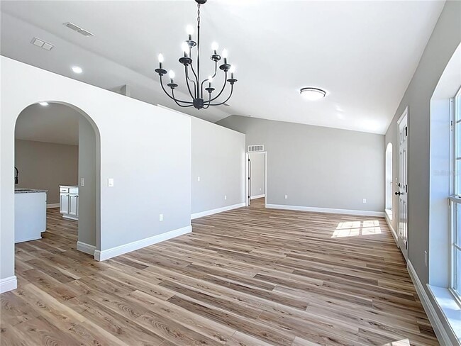 Building Photo - 4541 SE 30th St