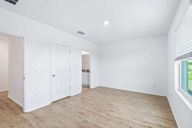Building Photo - 11236 Crescent Deer Dr