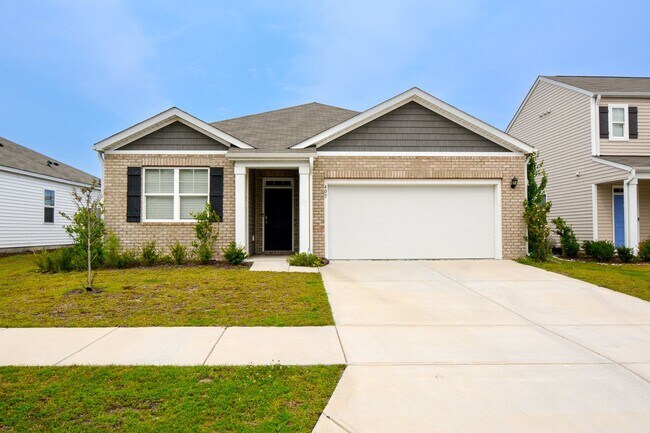 Primary Photo - 3 Bedroom Home in Waterside Community of S...
