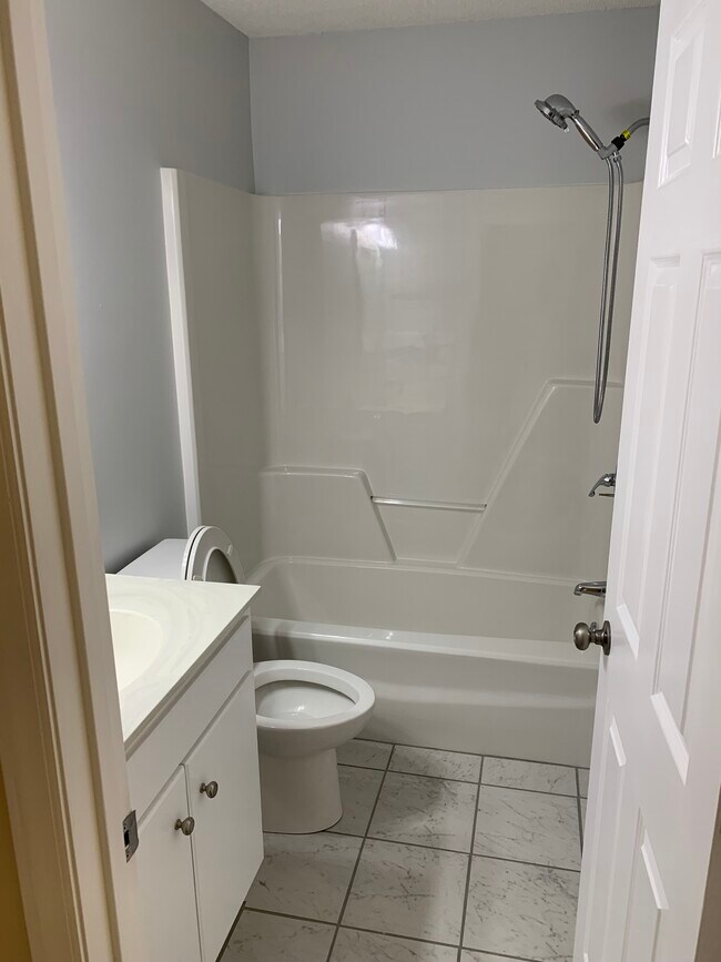 Guest Bathroom - 106 Whitaker Ct