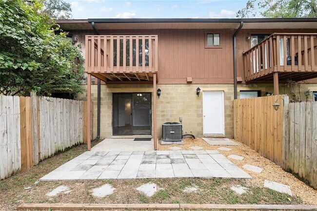 Building Photo - 4724 SW 67th Terrace