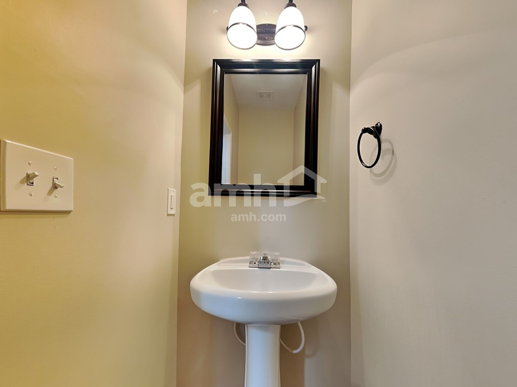 Building Photo - 2934 Gayle Manor Ln