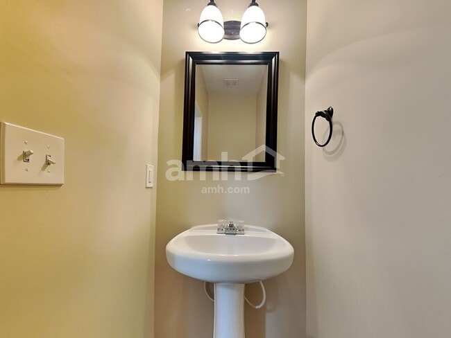 Building Photo - 2934 Gayle Manor Ln