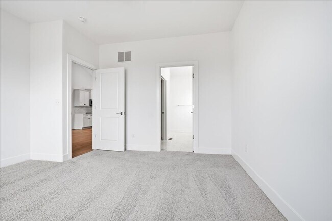 Building Photo - 13 Stone Ml Ct