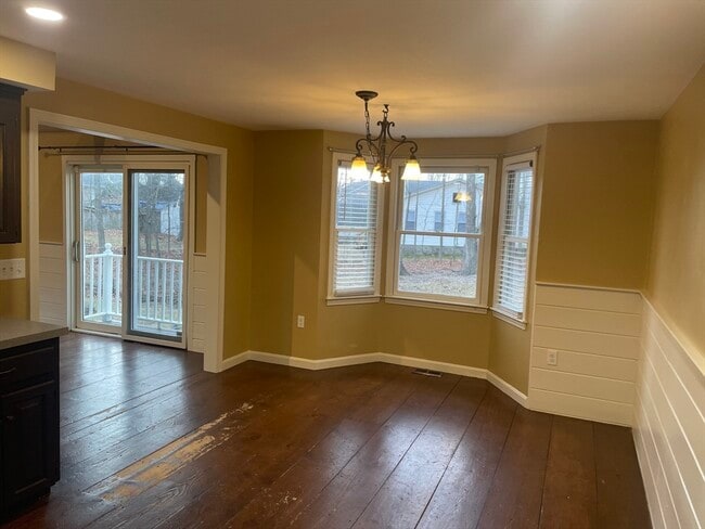 Building Photo - 6 St John Ln