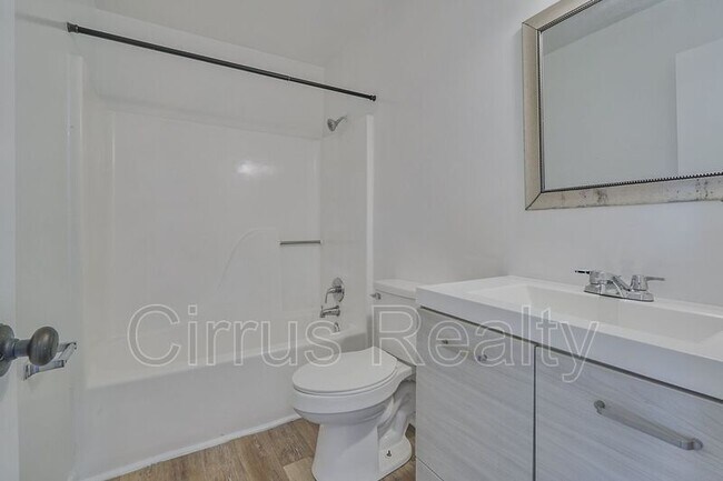 Building Photo - 2788 Peach St