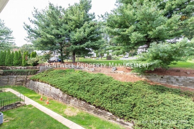 Building Photo - 321 Cashel Ct