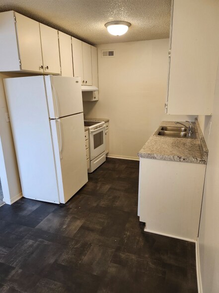 Building Photo - 911 Garfield St