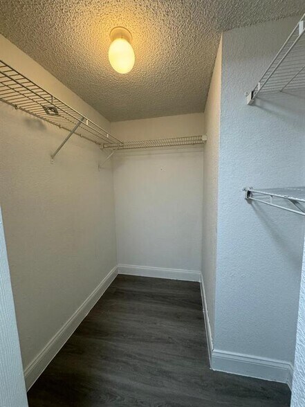 Building Photo - 4235 N University Dr