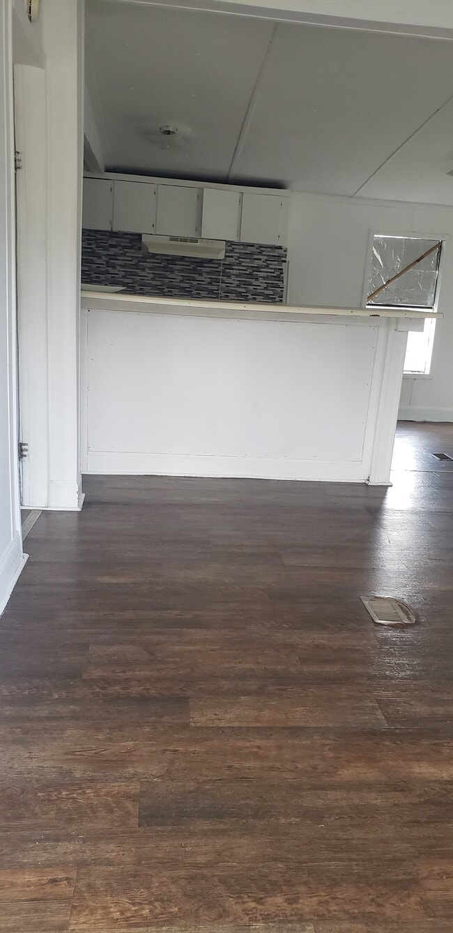 Building Photo - 604 Jackson St