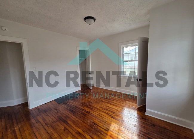 Building Photo - 1318 Front St