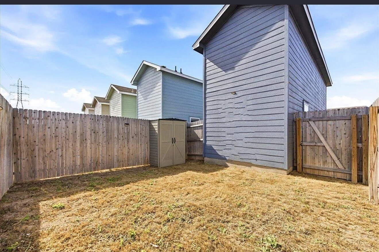 Building Photo - 7004 Elm Cv