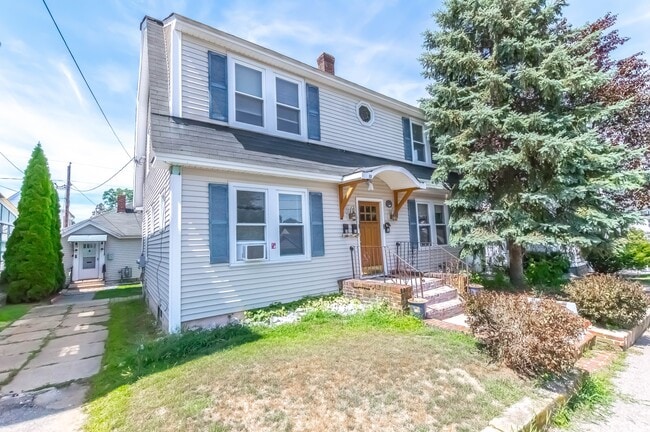 Primary Photo - 204 Alsace St