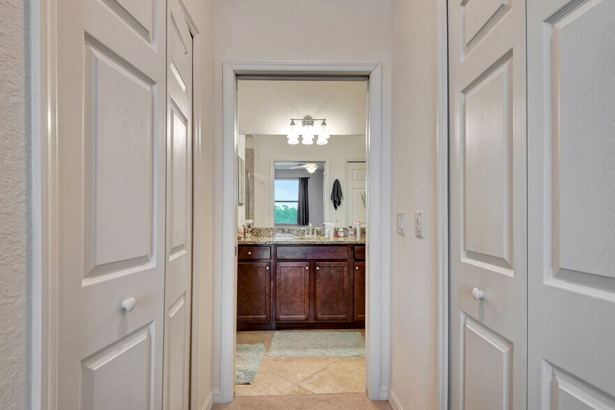 Building Photo - 16706 Vardon Ter