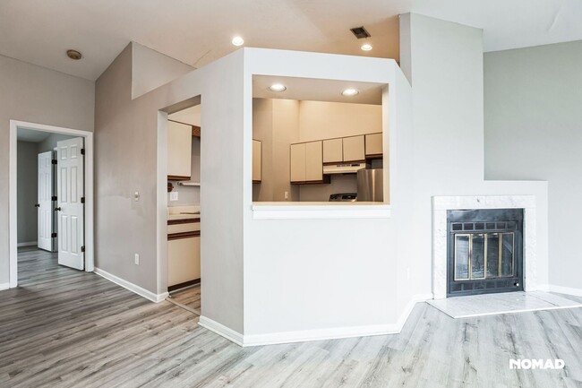 Building Photo - Charming 2BR Condo in Bellevue