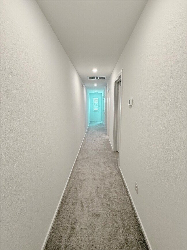 Building Photo - 21321 Carosella Dr