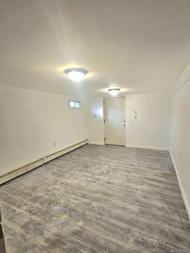 Building Photo - 7 Montgomery St