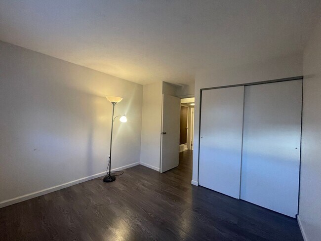 Building Photo - 5285 Portland St