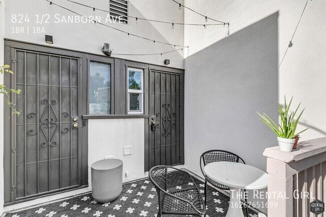 Building Photo - 824 1/2 Sanborn Ave.-